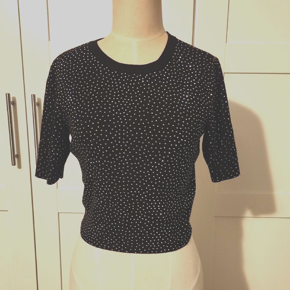 Alice + Olivia Black rhinestone Short Sleeve cropped Tee